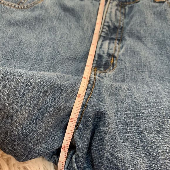 Halston Jeanswear Cropped Jeans - Picture 9 of 10